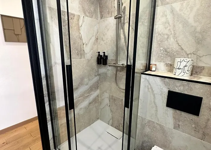 Chic Et Confort- Nice- 3 A 5 Personnes Apartment