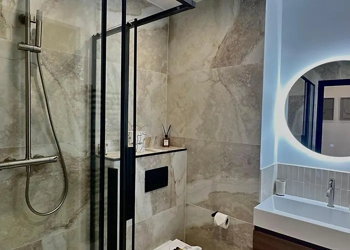Апартаменты Chic Et Confort- Nice- 3 A 5 Personnes *